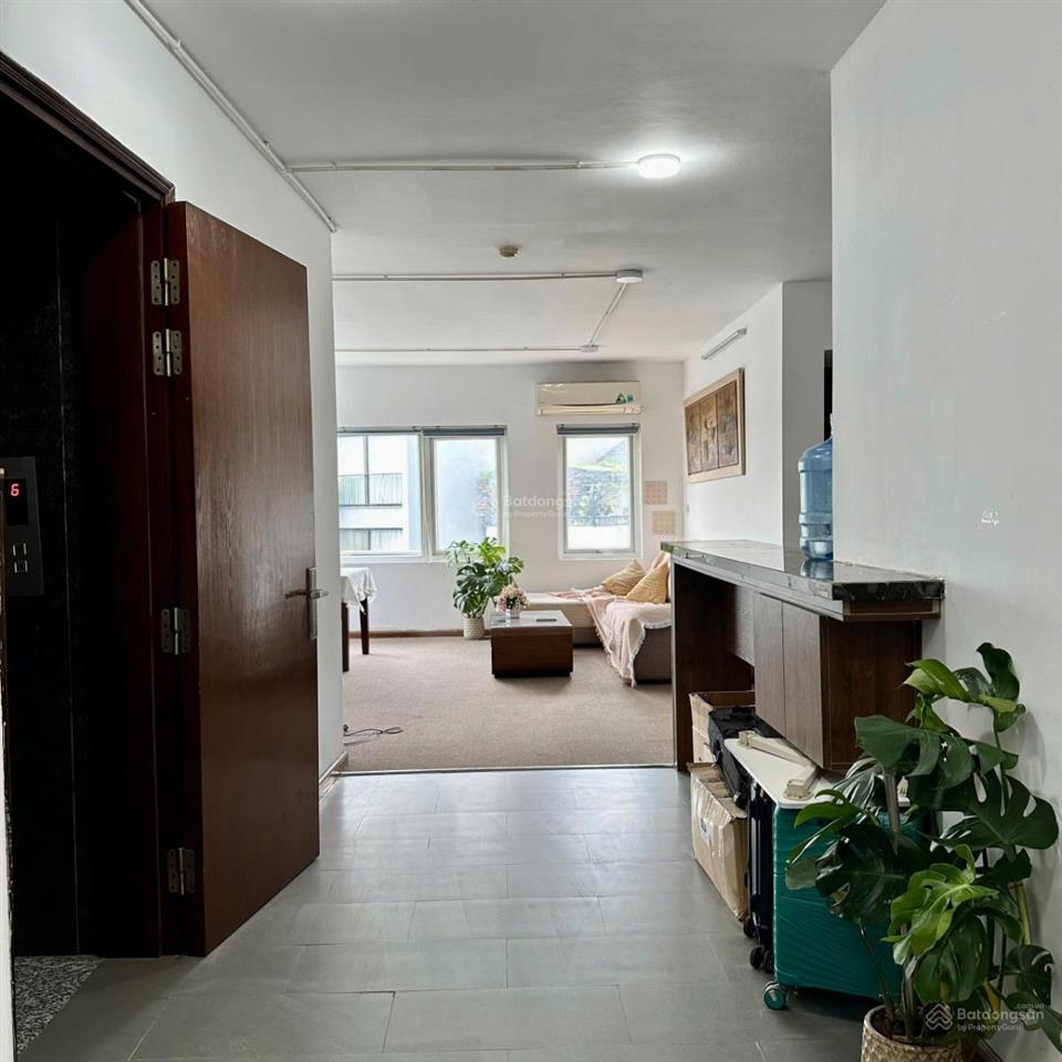Bán nhà mp trần quang diệu view hồ hoàng cầu, 50m2 9t thang máy mt 4,5m giá 39,9tỷ. qh ổn định