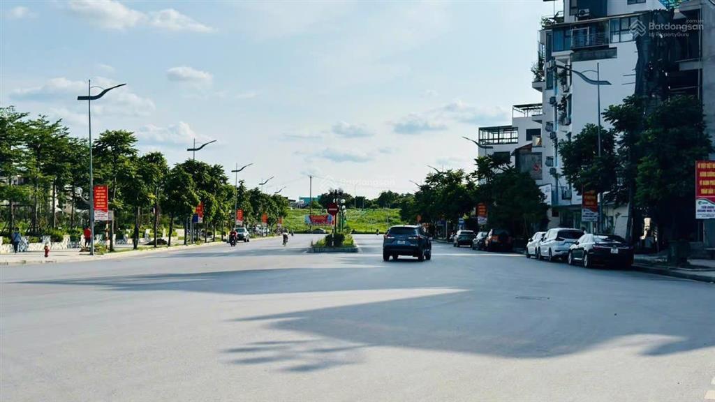 Mặt phố ngọc thuỵ, 350m2 mt 26m giá 120tỷ, lô góc 3 thoáng, đường 30m. đối diện công viên ngọc thuỵ