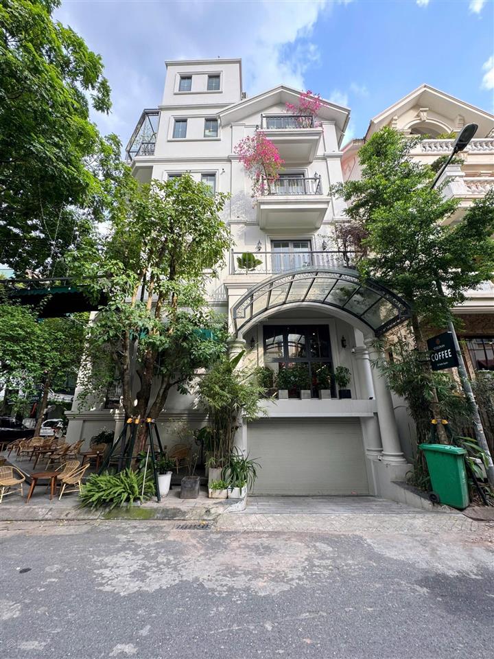 Bt phố thọ tháp  cầu giấy. 250m2 4t mt15m giá 127tỷ. lô góc, vỉa hè, ở hoặc xây toà 9t đều phù hợp