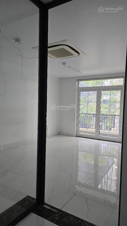 Giảm chào 10 tỷ, mp nguyễn khánh toàn, 105m2 5t mt 4,4m giá 57 tỷ, vỉa hè 10m, qh ổn định, hiếm