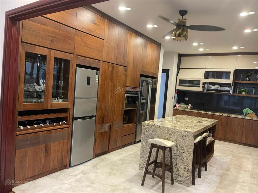 Bán nhà mp lưu quang vũcầu giấy,lô áp góc 85m2 4t mt 5m giá 37.5ty vỉa hè,qh ổn định, ô tô dừng đỗ