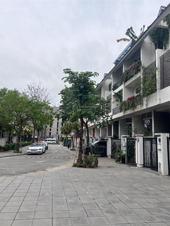 Bán lk mạc thái tổ  cầu giấy  165m2 5t giá 55 tỷ  ở hoặc làm vp  view công viên  ô tô dừng đỗ