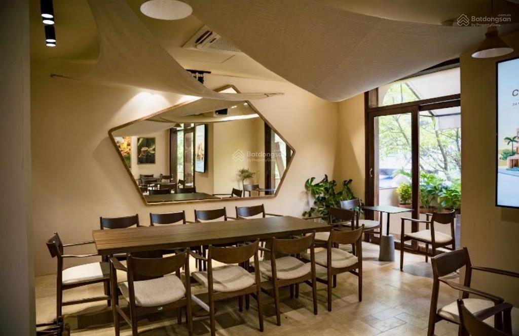 Bán bt mặt phố nguyễn văn lộc  hà đông, 200m2 4t giá 90tỷ. lô góc 2 mặt phố, dt 200tr/th, không qh