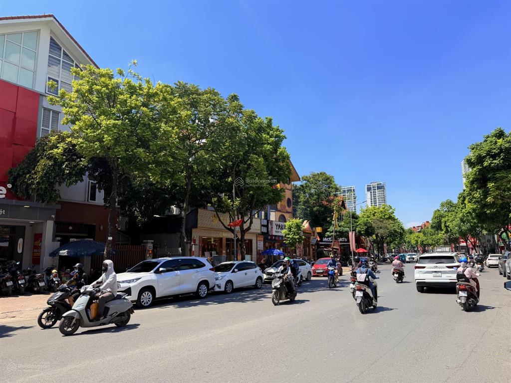Bán bt mặt phố nguyễn văn lộc  hà đông, 200m2 4t giá 90tỷ. lô góc 2 mặt phố, dt 200tr/th, không qh