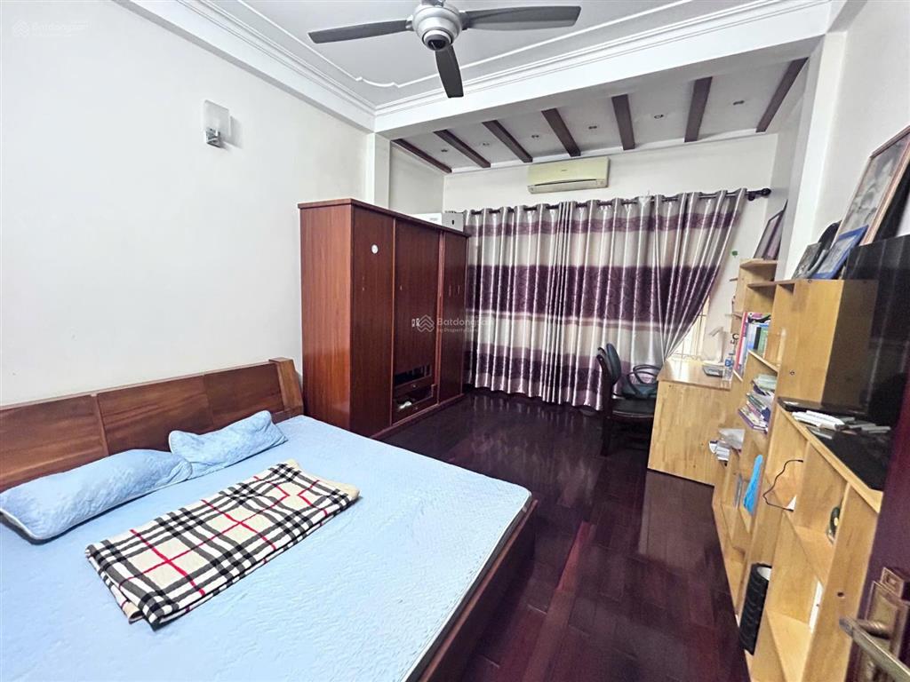 Bán nhà phố trần quang diệu, đống đa. 65m2 5t mt5m giá 22tỷ. 2 thoáng, ô tô, 30m ra phố, không qh