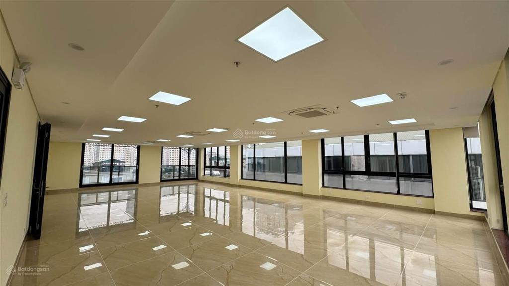 Building mp nguyễn thị định  hoàng ngân, 215m2 10t mt 12m giá 195tỷ, bên t3 thuê 400tr/th,2 thoáng