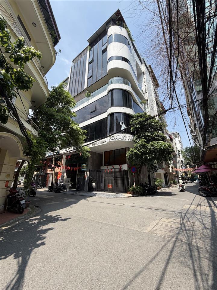 Bán nhà lô góc phố nguyên hồng, đống đa, 80m2 5t mt 7m giá 52,5 tỷ. 2 mặt ô tô tránh, căn hiếm có
