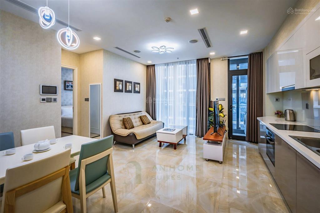 Chỉ 8.8 tỷ sở hữu ch vinhomes golden river 1pn nội thất đẹp, view sông.  ngay 0792 960 ***