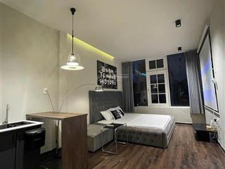 Cho thuê căn hộ full nội thất đầy đủ, rộng thoáng gần đại học kinh tế quận 10