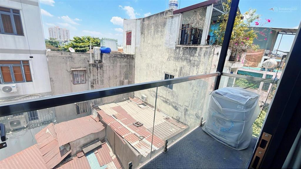 Cho thuê căn hộ 1pn 50m2 mới 100% ban công  nguyễn thông q3, gần toà nhà ga sài gòn, vòng xoay dân