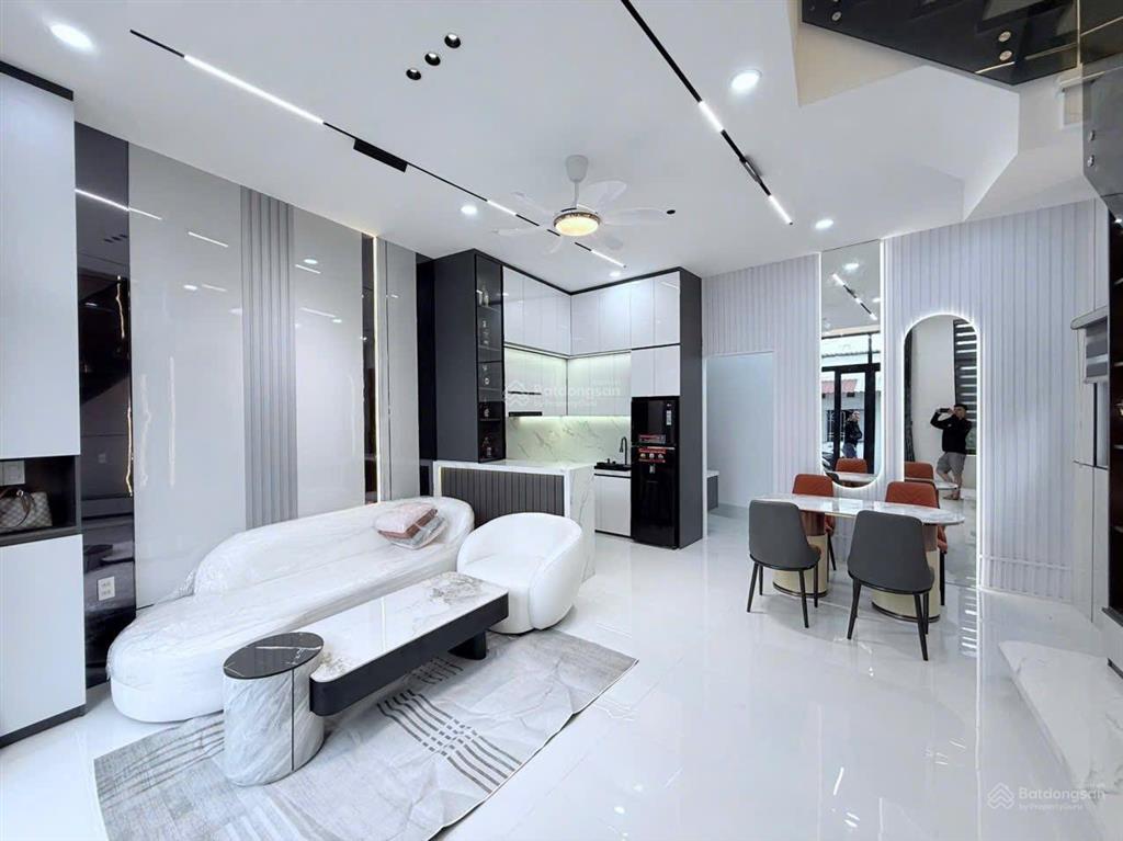 Hạ giá 200 triệu bán gấp nhà hẻm 160 tầm vu