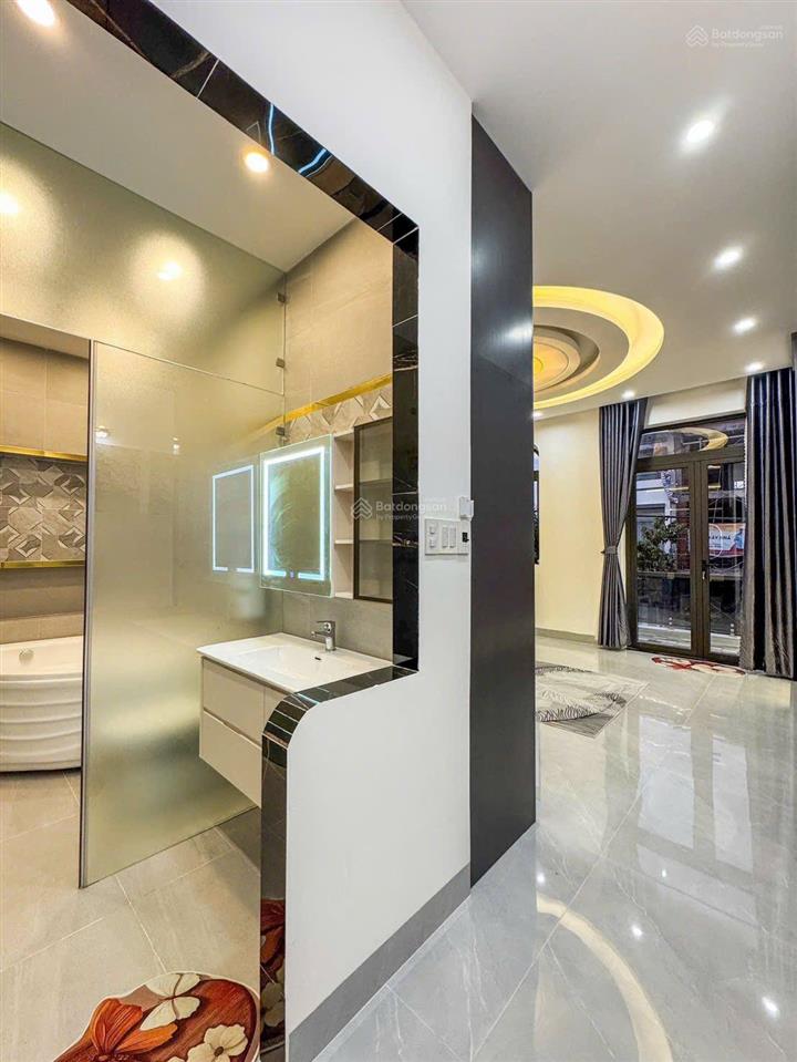 Hạ giá bán gấp nhà 3 tầng đường d6 khu hồng loan cần thơ