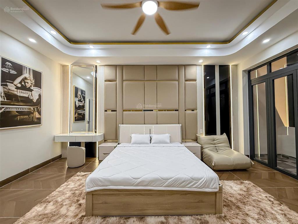 Nắm chủ bán nhà 3 tầng đường d1 khu hồng loan 6a