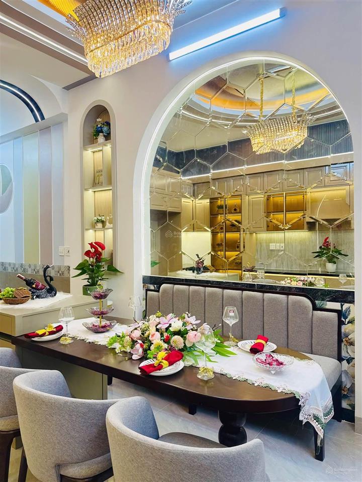 Nắm chủ bán nhà 3 tầng mặt tiền đường chu văn an