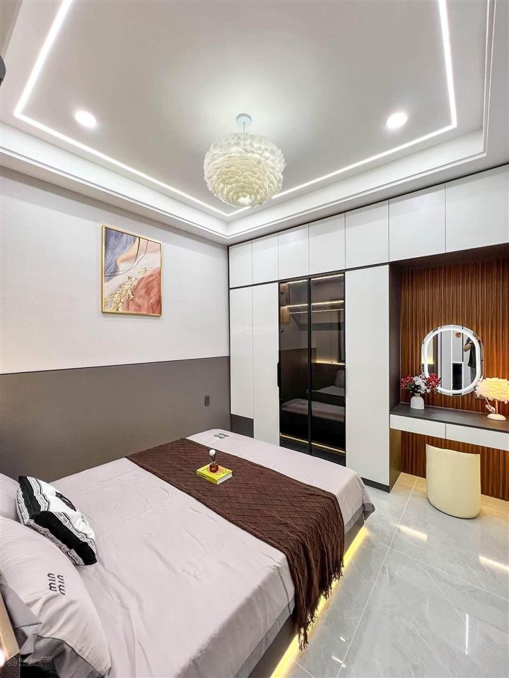 Nắm chủ bán nhà 2 tầng full nội thất mặt tiền đường d4 khu hồng loan