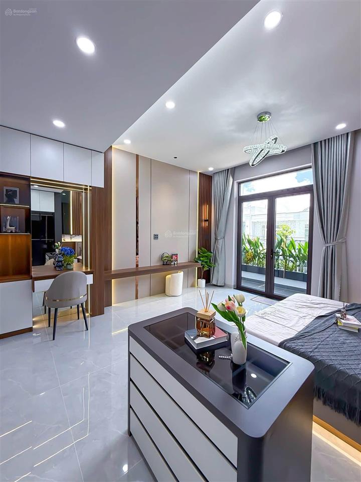 Nắm chủ bán nhà 2 tầng full nội thất mặt tiền đường d4 khu hồng loan
