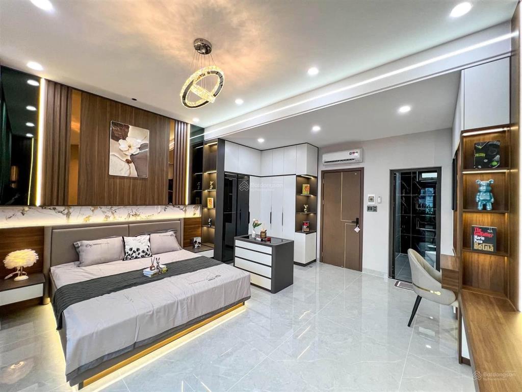 Nắm chủ bán nhà 2 tầng full nội thất mặt tiền đường d4 khu hồng loan