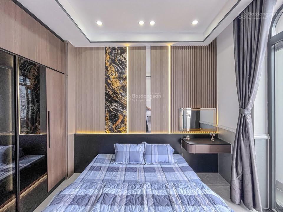 Nắm chủ bán nhà 3 tầng mặt tiền khu dầu khí