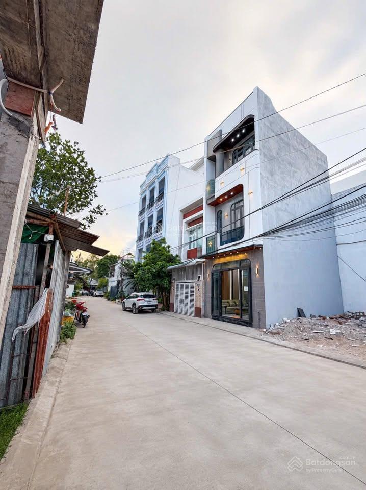 Nắm chủ bán nhà 3 tầng mặt tiền khu dầu khí