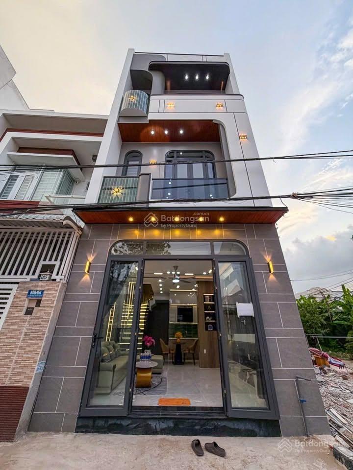 Nắm chủ bán nhà 3 tầng mặt tiền khu dầu khí