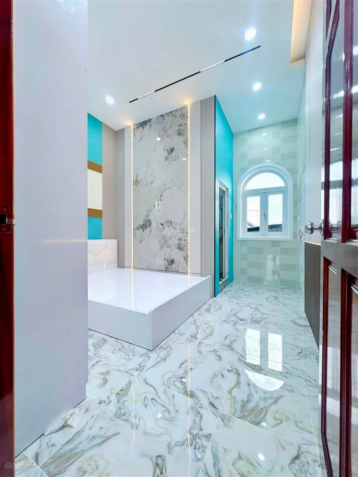 Nắm chủ bán nhà 2 tầng mặt tiền đường trần phú