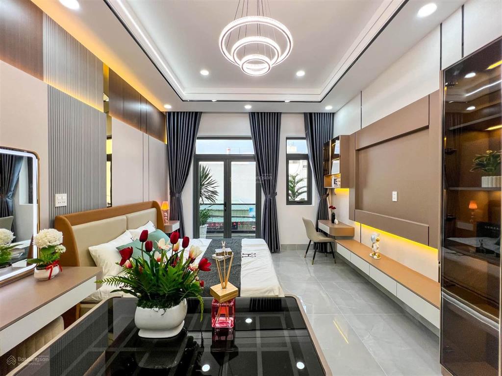 Bán nhà 3 tầng mặt tiền đường số 5 khu đại học y dược