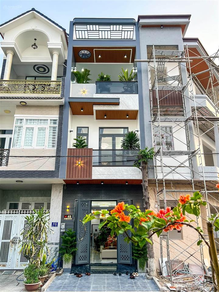 Bán nhà 3 tầng mặt tiền đường số 5 khu đại học y dược