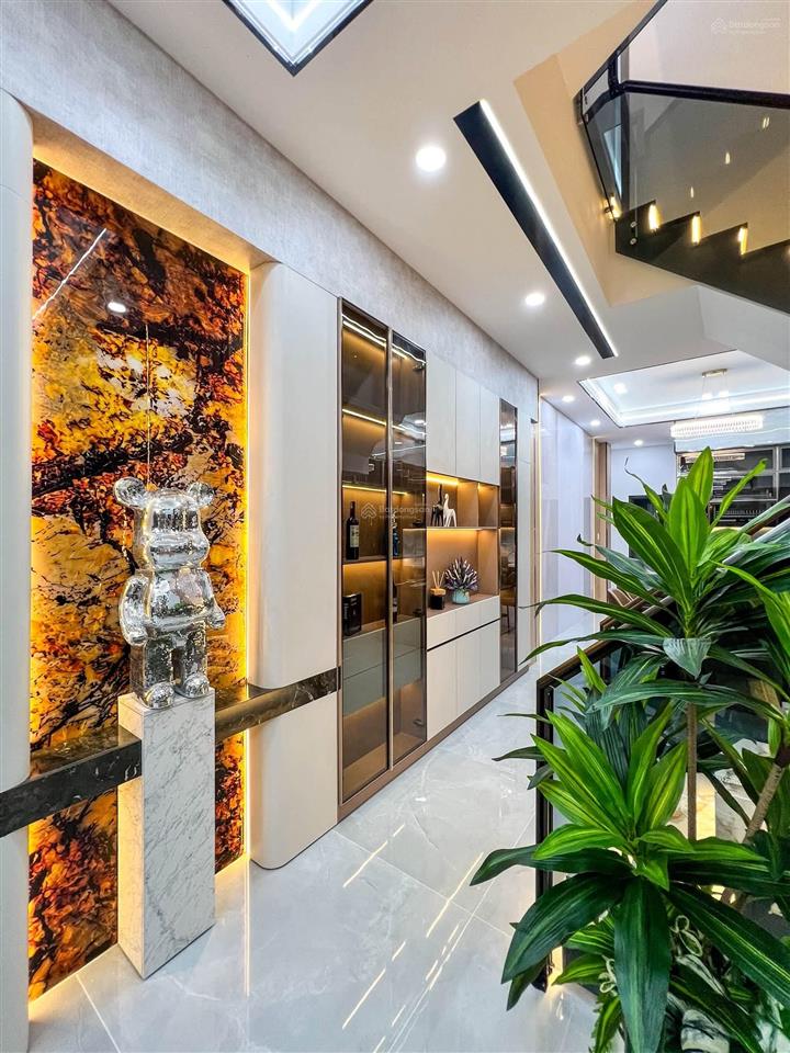 Bán nhà 3 tầng mặt tiền đường số 5 khu đại học y dược