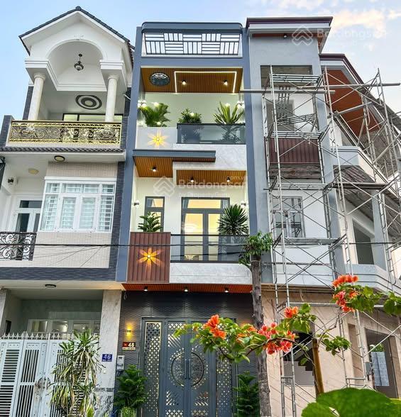 Bán nhà 3 tầng mặt tiền đường số 5 khu đại học y dược