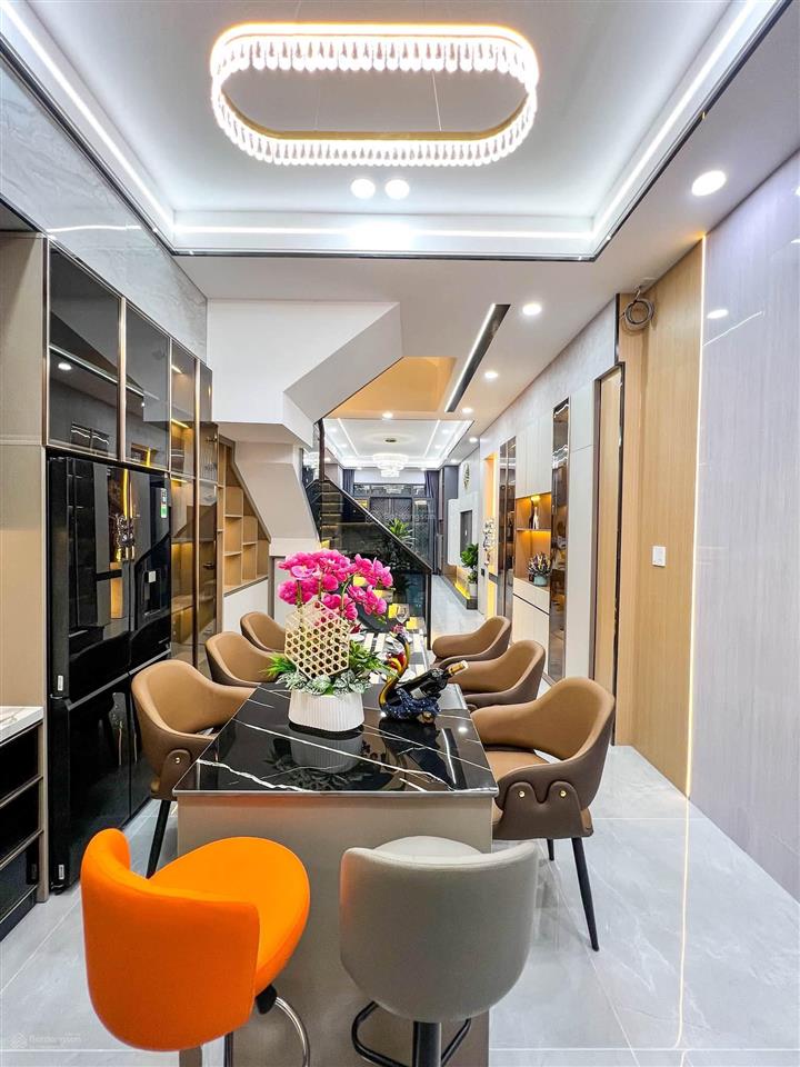 Bán nhà 3 tầng mặt tiền đường số 5 khu đại học y dược