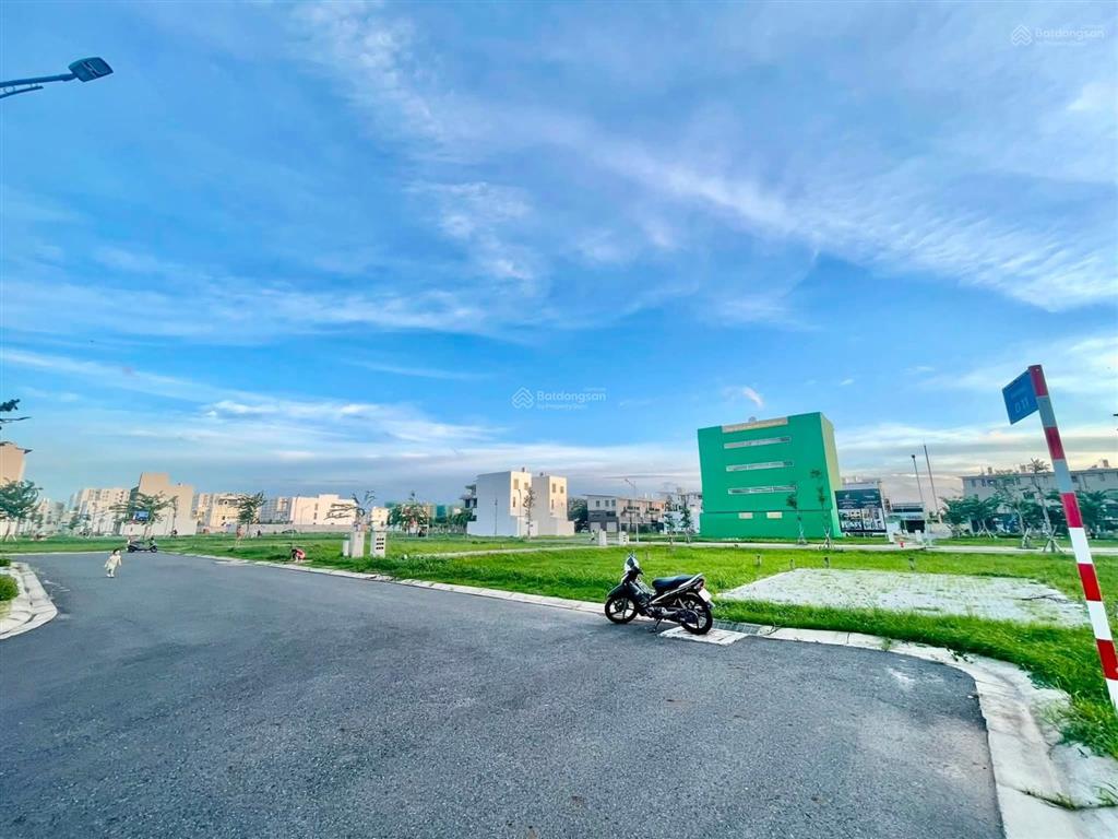 Bán nền đất đường d11 khu nam long 2