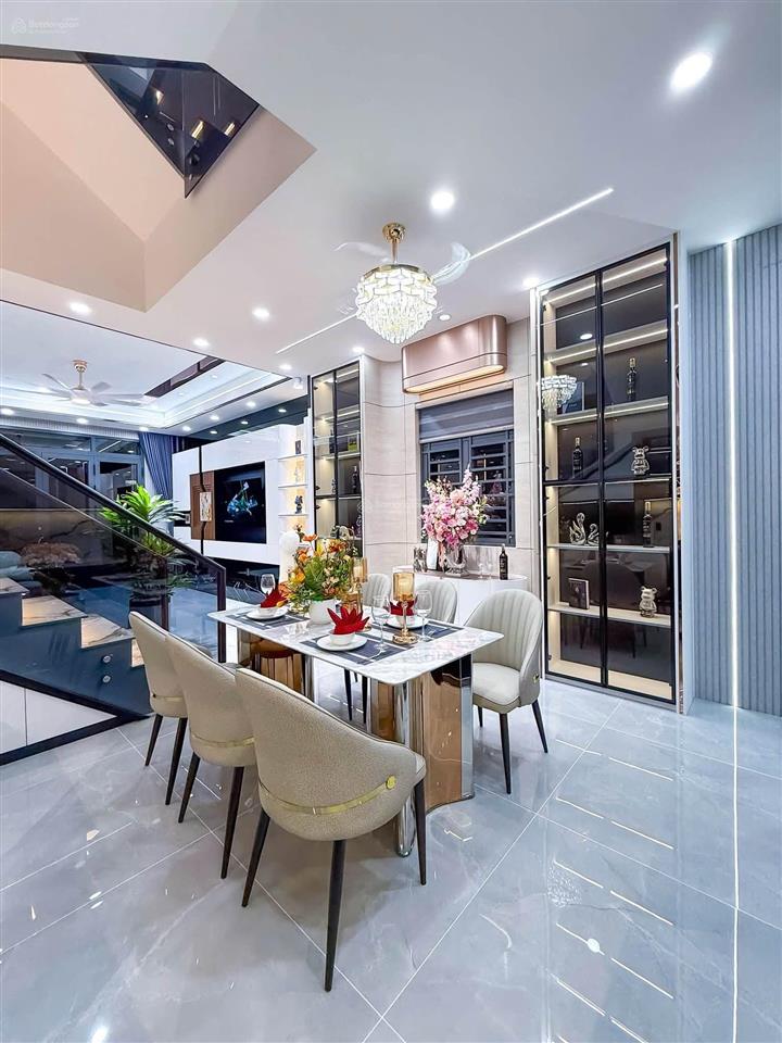 Chính chủ gửi bán nhà 3 tầng có hẻm hong đường d14 hồng loan