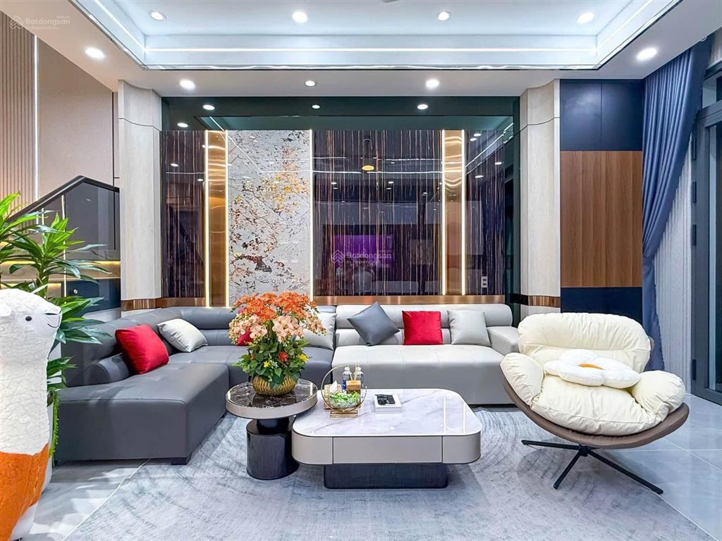 Chính chủ gửi bán nhà 3 tầng có hẻm hong đường d14 hồng loan