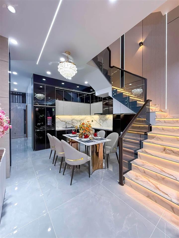Chính chủ gửi bán nhà 3 tầng có hẻm hong đường d14 hồng loan