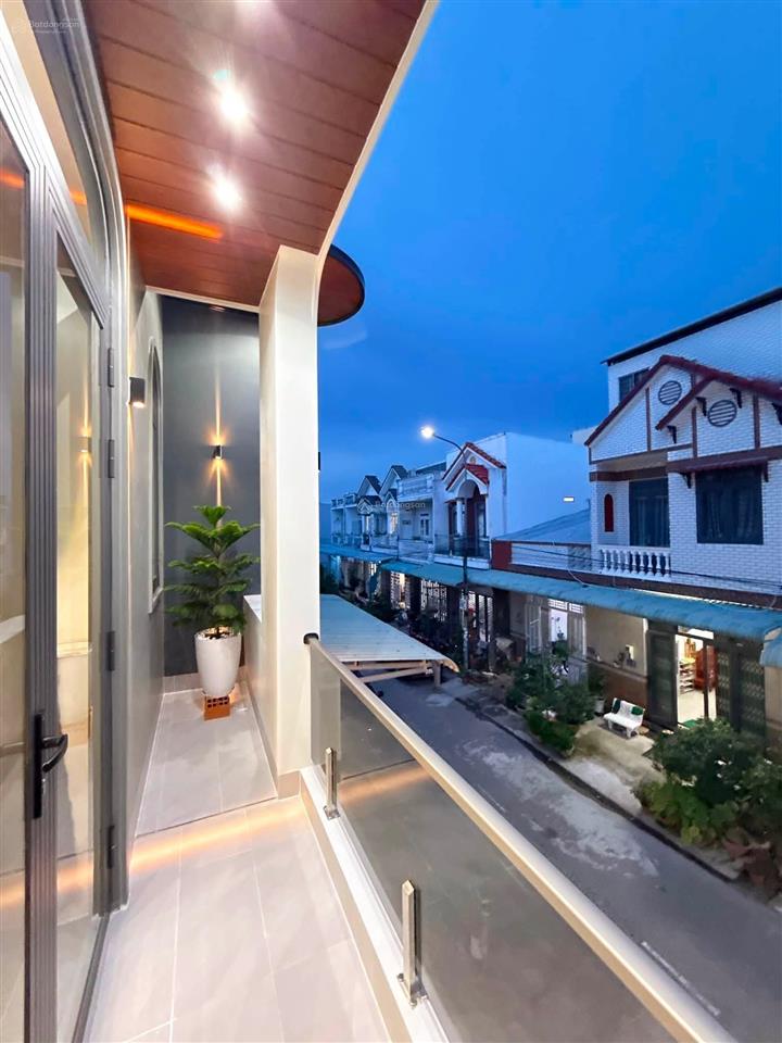 Nắm chủ bán nhà 2 tầng mặt tiền đường số 8 khu văn hóa tây đô