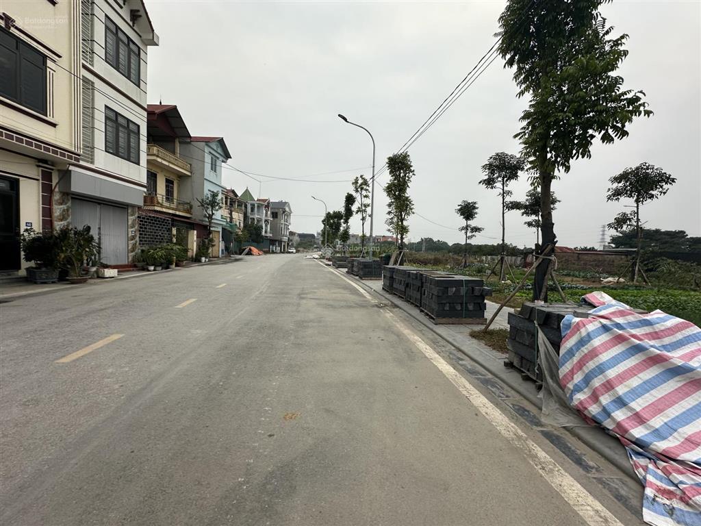 50m đất đẹp nam hồng phúc thịnh đông anh ngõ thông ô tô  cách 20m ra bìa làng ô tô tránh