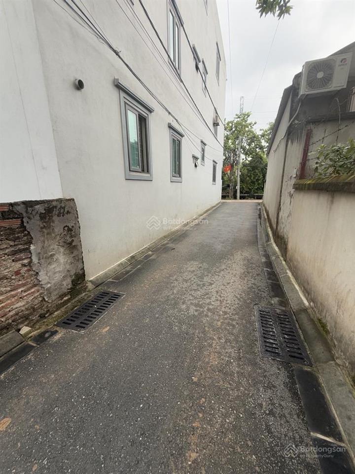 81m tuân lề tiên dương đông anh cách 1 nhà ra bìa làng  3 bước chân ra đường đôi 40m 