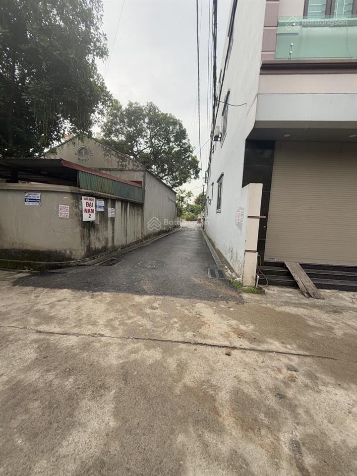 81m tuân lề tiên dương đông anh cách 1 nhà ra bìa làng  3 bước chân ra đường đôi 40m 