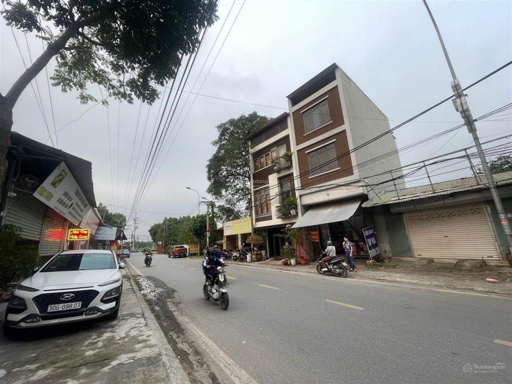 Cắt lỗ bán nhanh nhà c4 mặt đường kinh doanh tổ 23 thị trấn đông anh đường xe công tránh nhau