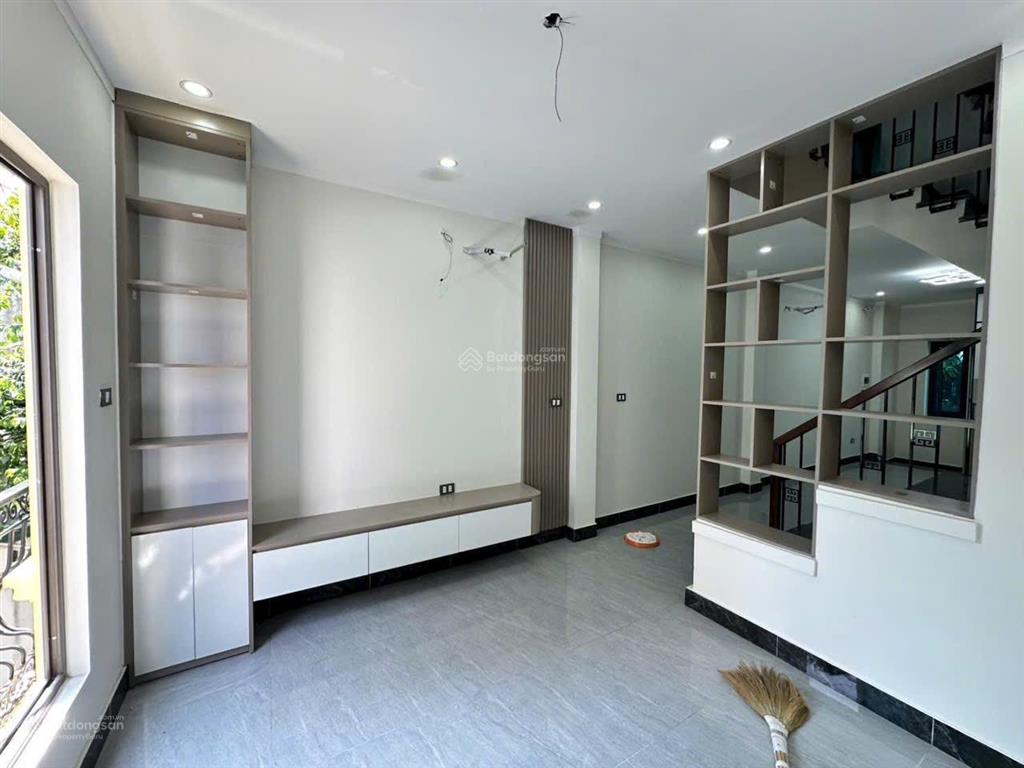 5 tầng lễ pháp phúc thịnh ngõ thông ô tô 7 chỗ chạy vòng quanh  sát cầu nhật tân tc 5 tỉ nhỏ