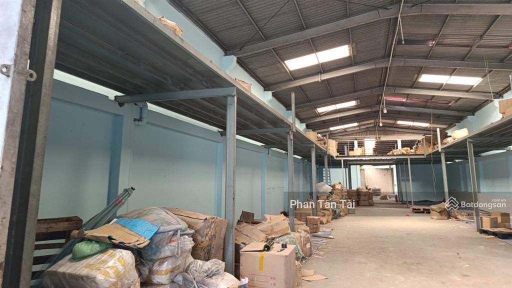 Gần kcn lê minh xuân  đường phóng 30m lê đình chi  kho 312m2 full thổ  thực tế sử dụng đến 532m2