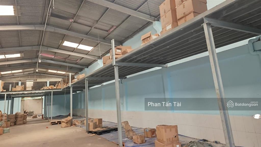 Gần kcn lê minh xuân  đường phóng 30m lê đình chi  kho 312m2 full thổ  thực tế sử dụng đến 532m2