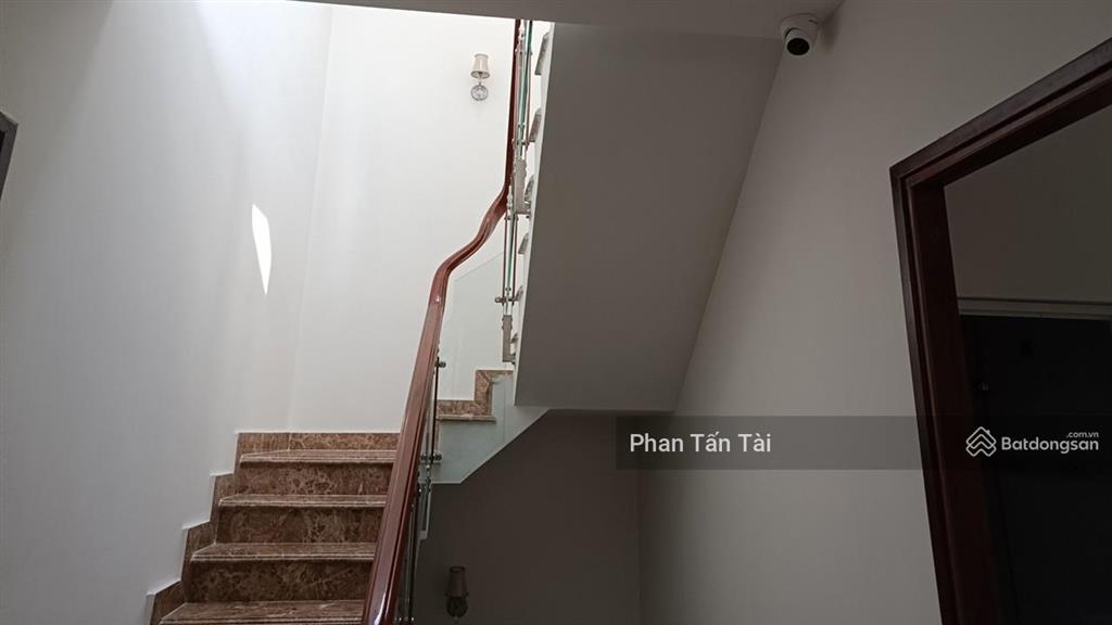 Bán 8 tỷ nhà 4 tầng 14 phòng cao cấp ở góc bà thau  nguyễn cửu phú cạnh đại học y phạm ngọc thạch