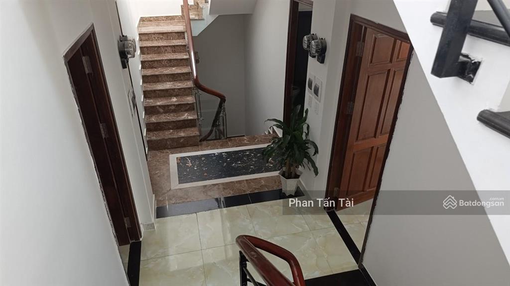 Bán 8 tỷ nhà 4 tầng 14 phòng cao cấp ở góc bà thau  nguyễn cửu phú cạnh đại học y phạm ngọc thạch