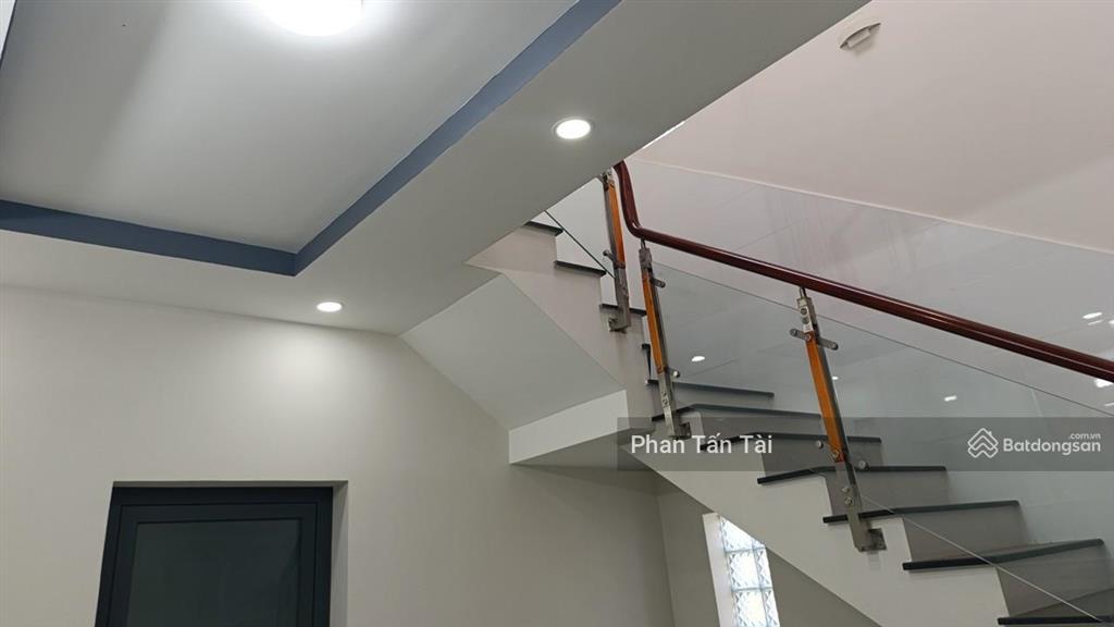 Bán 6,2tỷ nhà vườn 569.7m2 ngang 8,6 nở hậu 14m đường 8m thẳng trục vài mươi mét ra hoàng phan thái