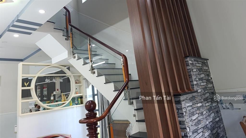 Bán 6,2tỷ nhà vườn 569.7m2 ngang 8,6 nở hậu 14m đường 8m thẳng trục vài mươi mét ra hoàng phan thái