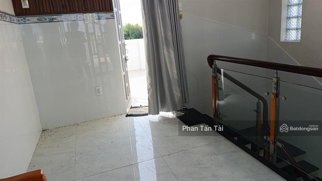 Bán 6,2tỷ nhà vườn 569.7m2 ngang 8,6 nở hậu 14m đường 8m thẳng trục vài mươi mét ra hoàng phan thái
