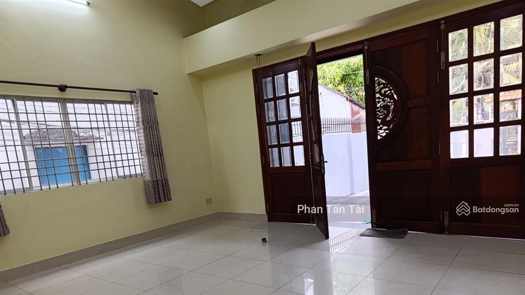 Bán 7 tỷ nhà mặt tiền đường lô 2 kcn lê minh xuân 218,6m2 ngang 6,4m  gần chợ bà lát trần văn giàu