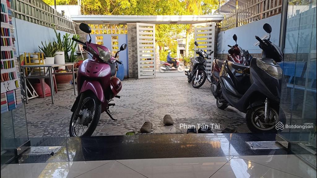 Bán nhà mt võ hữu lợi 100 ra trần văn giàu 220,8m2 ngang 5.98m  cạnh chợ bà lát kcn lê minh xuân