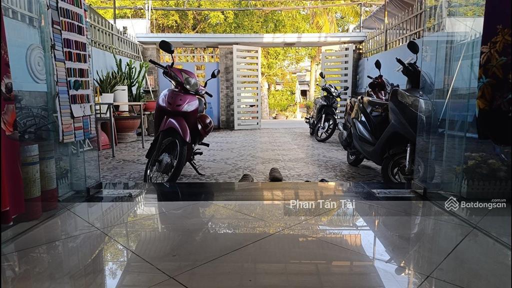 Bán nhà mt võ hữu lợi 100 ra trần văn giàu 220,8m2 ngang 5.98m  cạnh chợ bà lát kcn lê minh xuân